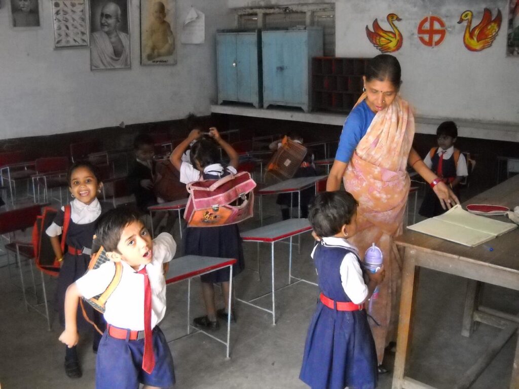 AskDushyant Baal Mandir Pre School Lets go to school again Year 2009