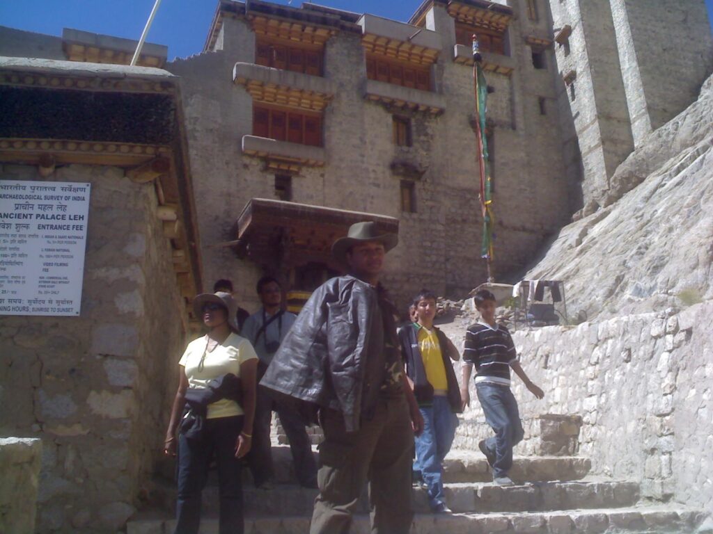 AskDushyant Day 1 Start Exploring Leh palace enterance 2009