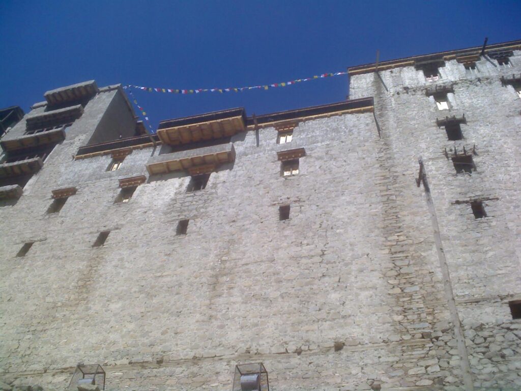 AskDushyant Day 1 Start Exploring Leh palace wall 2009