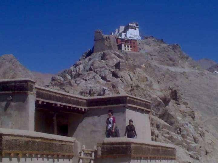 AskDushyant Day 1 Start Exploring Leh roof and tsemo castle 2009