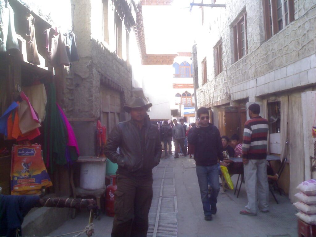 AskDushyant Day 1 Start Exploring Leh street and me 2009