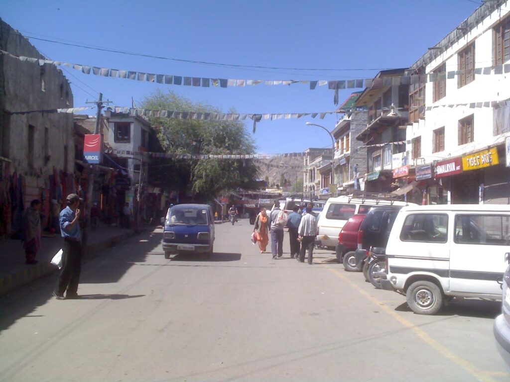 AskDushyant Day 1 Start Exploring Leh street view 2009