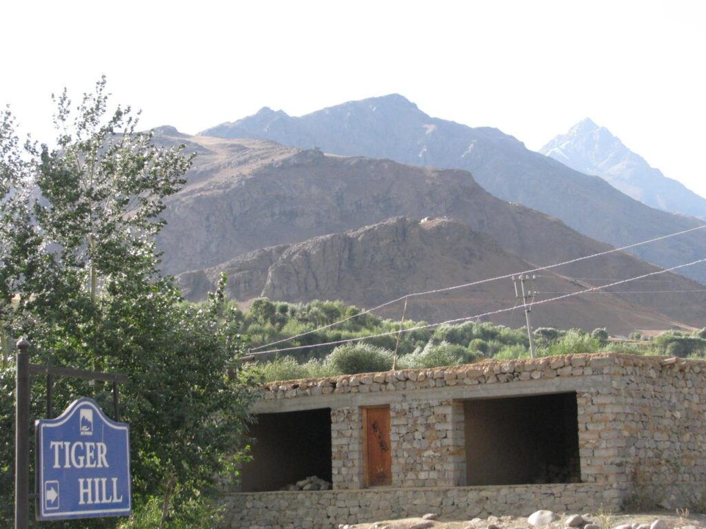 AskDushyant Tiger Hill view Sonmarg to Kargil 2009