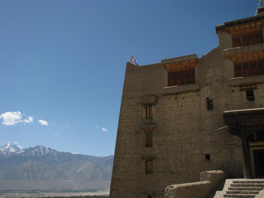 AskDushyant ancient palace and mountain leh ladakh road trip to ladakh 2009