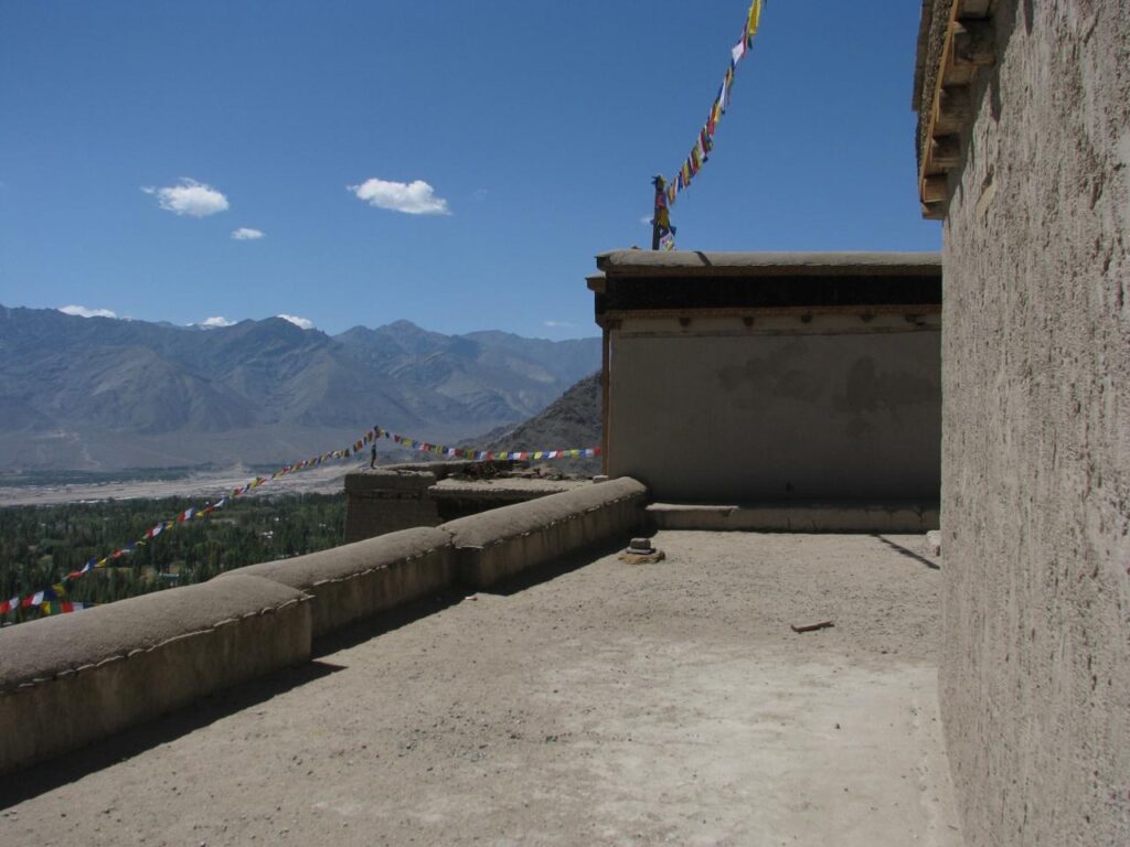 AskDushyant corridor ancient palace leh ladakh road trip to ladakh 2009