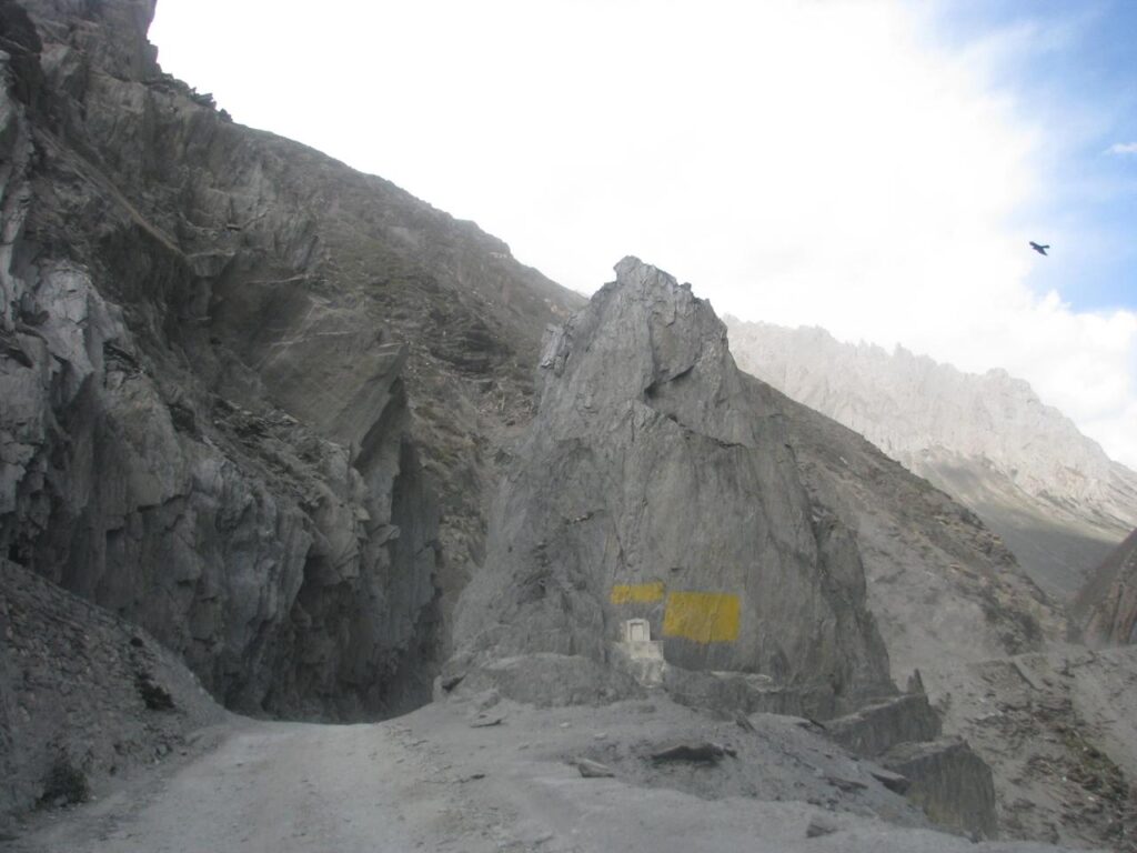 AskDushyant india gate to ladakh zojila zojila pass zojila war road trip to kashmir valley 2011