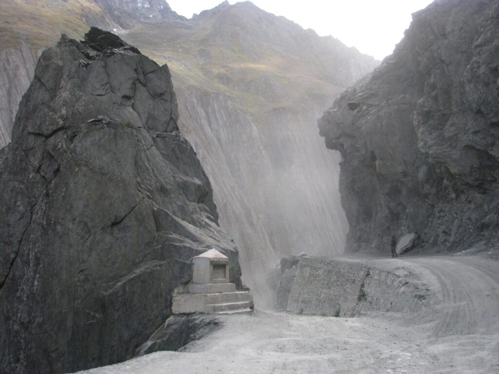 AskDushyant india gate zojila starting point zojila zojila pass zojila war road trip to kashmir valley 2011