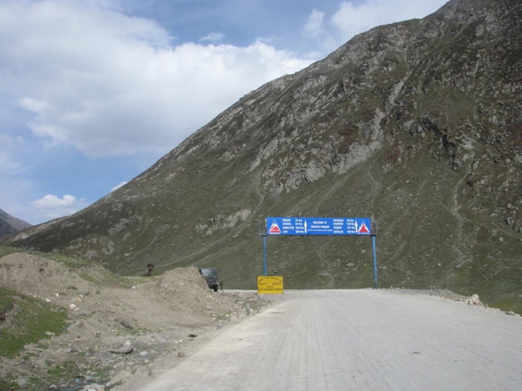 AskDushyant next destination leh ladakh zojila zojila pass zojila war road trip to kashmir valley 2011