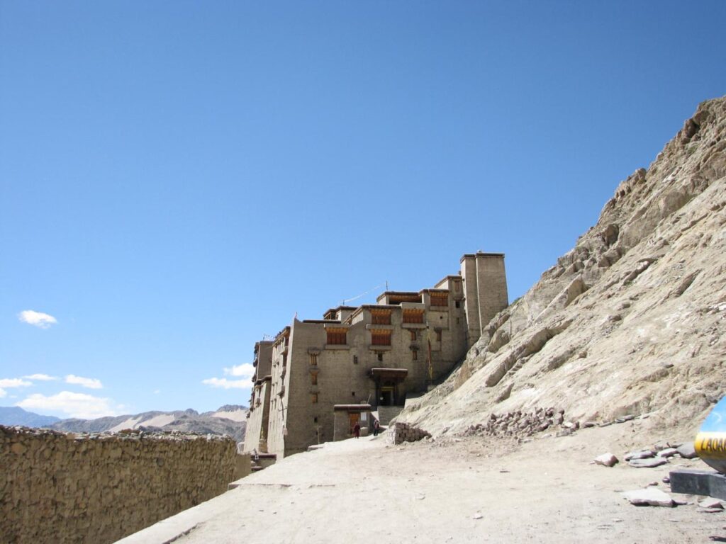 AskDushyant road to ancient palace leh ladakh road trip to ladakh 2009