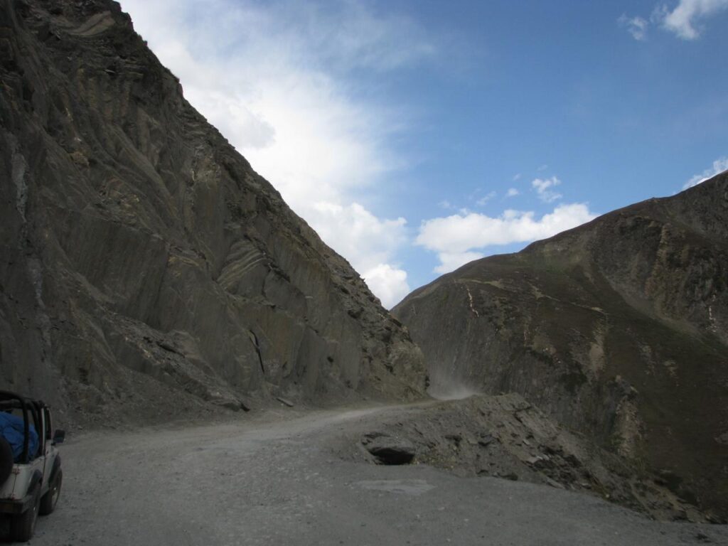 AskDushyant rough zojila pass road zojila zojila pass zojila war road trip to kashmir valley 2011