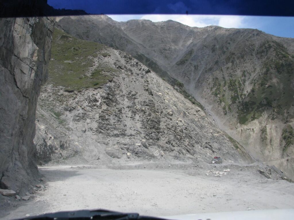 AskDushyant tough road ahead zojila zojila pass zojila war road trip to kashmir valley 2011