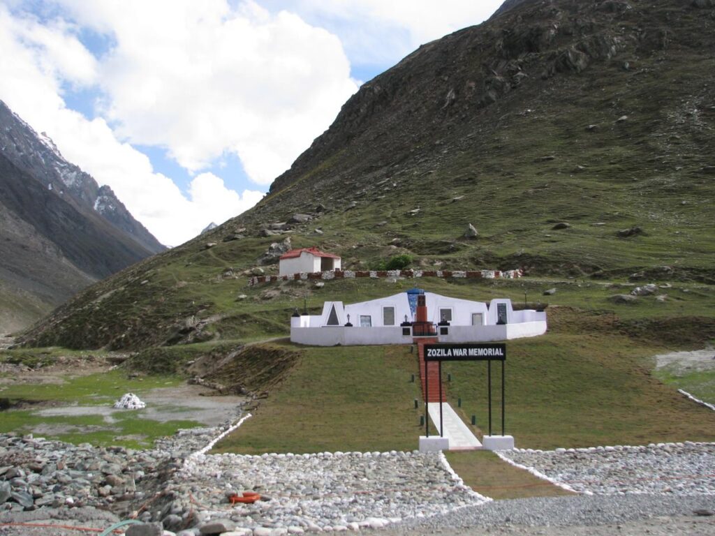 AskDushyant war memorial near army camp zojila zojila pass zojila war road trip to kashmir valley 2011