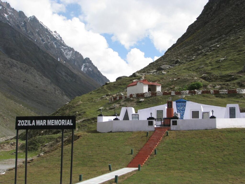 AskDushyant war memorial of 1948 war indo pak zojila zojila pass zojila war road trip to kashmir valley 2011