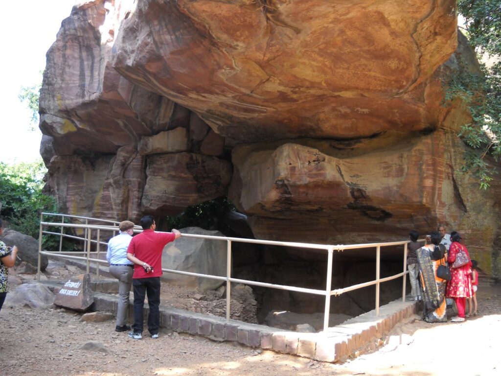 AskDushyant 1st bhimbetka rock shelter an archaeological treasure of ancient india road trip to bhimbetka Year 2009