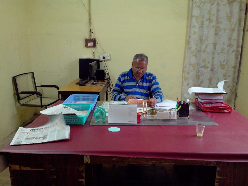 AskDushyant Father at office desk Rewa Hydroelectric power plants Sirmour Year 2013