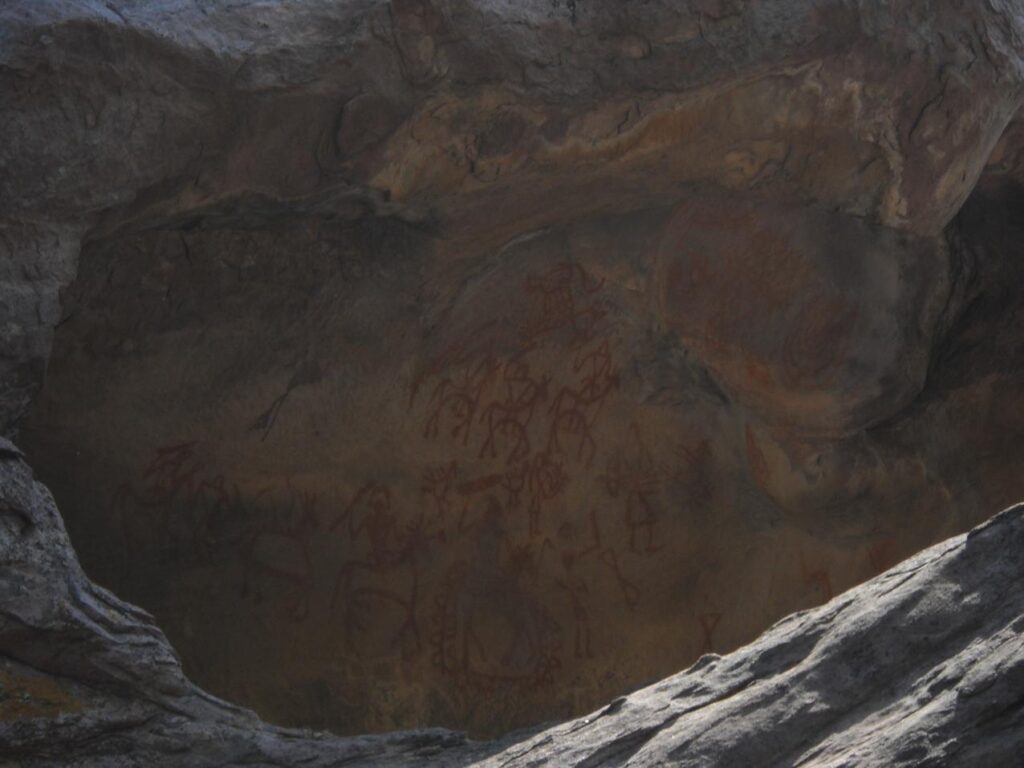 AskDushyant ancient hunting techique rock painting bhimbetka an archaeological treasure of ancient india road trip to bhimbetka Year 2009