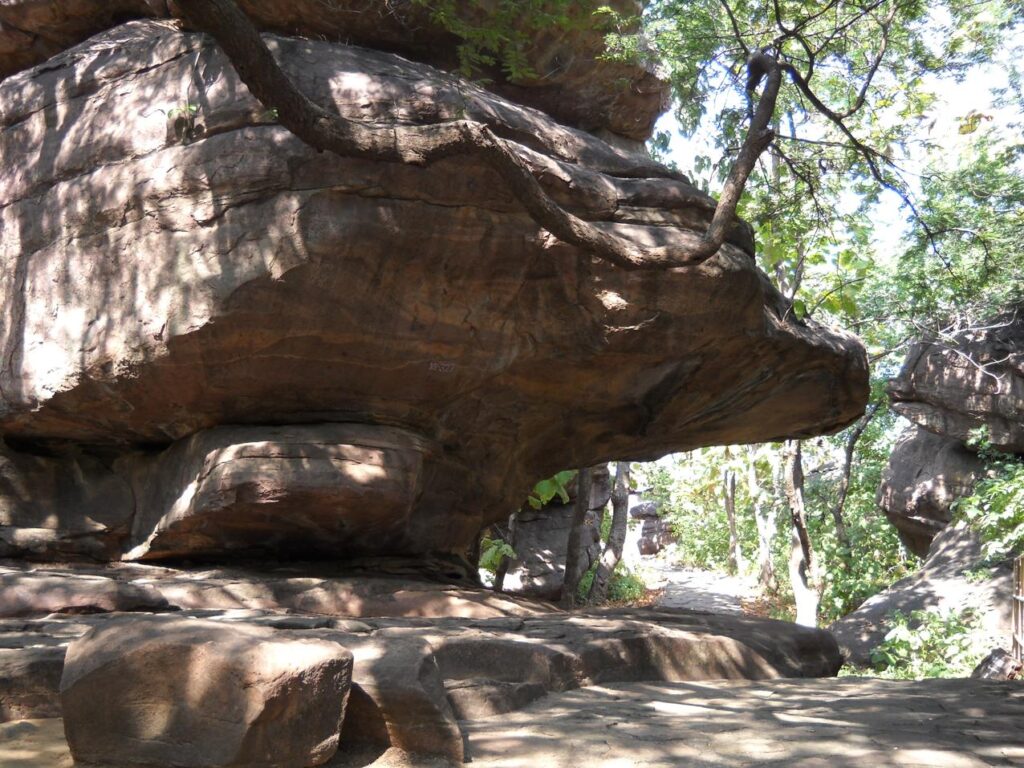 AskDushyant auditorium rock shelter bhimbetka an archaeological treasure of ancient india road trip to bhimbetka Year 2009 1