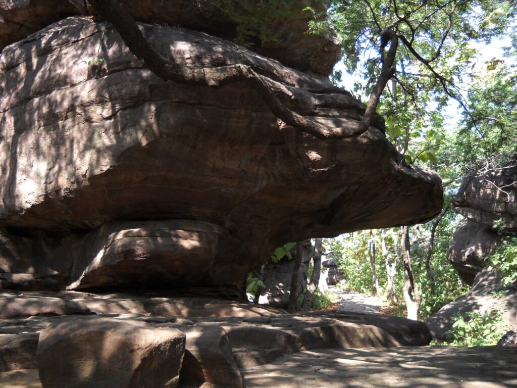 AskDushyant auditorium rock shelter bhimbetka an archaeological treasure of ancient india road trip to bhimbetka Year 2009 2