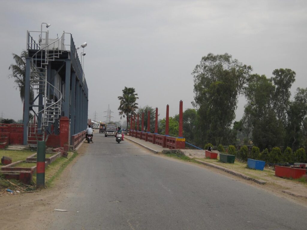 AskDushyant baigul dam reservoir way to rudrapur returning from nepal bike trip via nainital and rudrapur extremely adventurous Year 2011 3