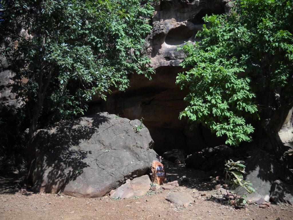 AskDushyant bhimbetka an archaeological treasure of ancient india road trip to bhimbetka Year 2009 19