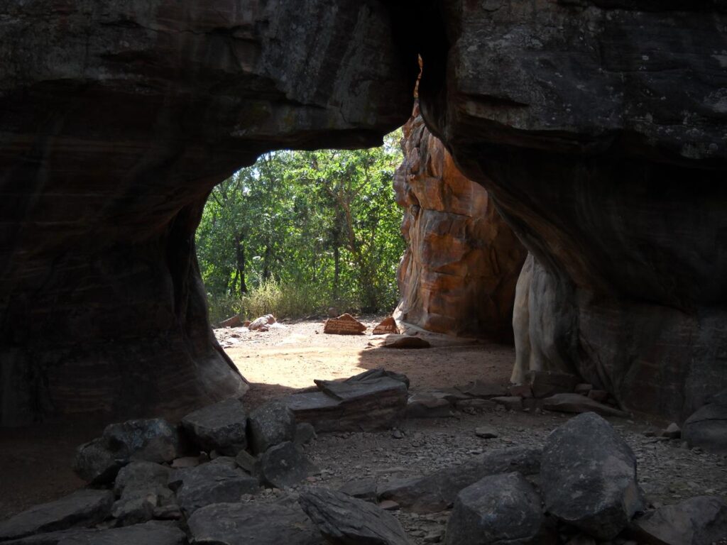 AskDushyant bhimbetka caves starts an archaeological treasure of ancient india road trip to bhimbetka Year 2009