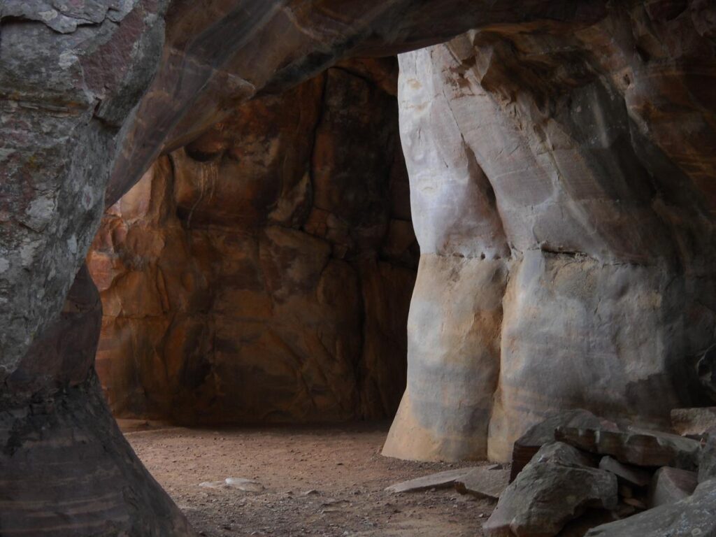 AskDushyant inside view bhimbetka caves an archaeological treasure of ancient india road trip to bhimbetka Year 2009