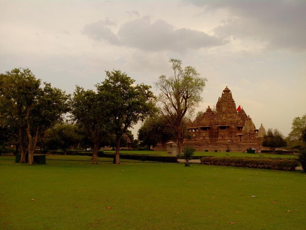 AskDushyant khajuraho group of monuments in khajuraho a town in the indian state of madhya pradesh allahabad bike trip mahakumbh 2013 Year 31