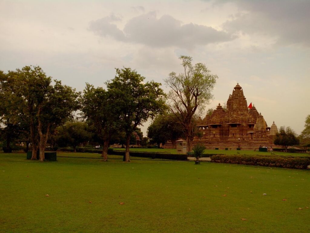 AskDushyant khajuraho group of monuments in khajuraho a town in the indian state of madhya pradesh allahabad bike trip mahakumbh 2013 Year 41