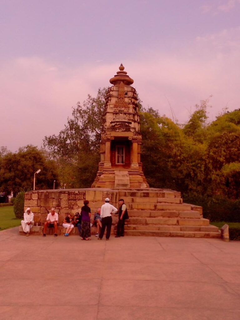 AskDushyant khajuraho group of monuments in khajuraho a town in the indian state of madhya pradesh allahabad bike trip mahakumbh 2013 Year 44