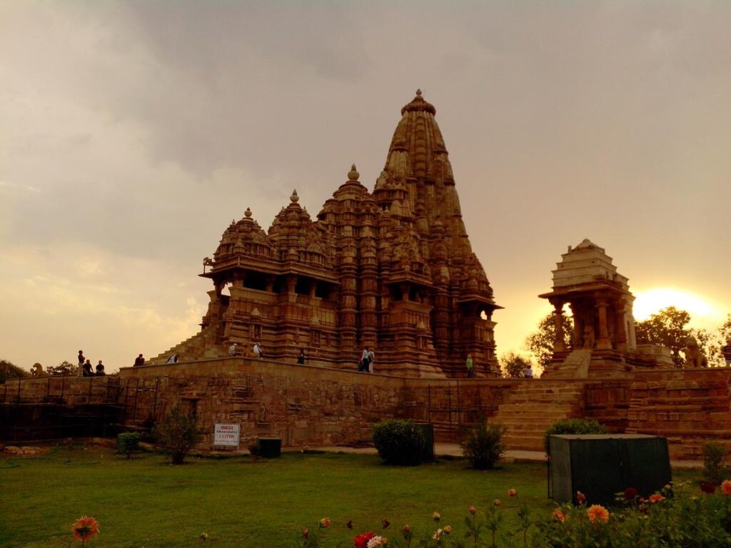 AskDushyant khajuraho group of monuments in khajuraho a town in the indian state of madhya pradesh allahabad bike trip mahakumbh 2013 Year 48