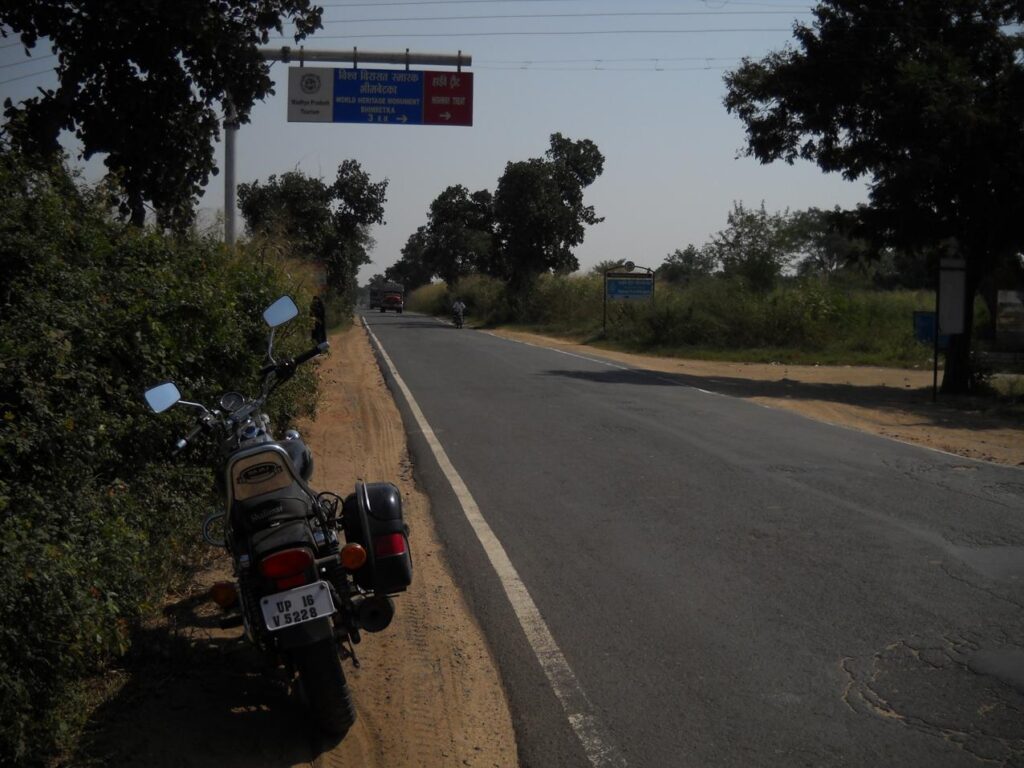 AskDushyant milestone to bhimbetka 3 km an archaeological treasure of ancient india road trip to bhimbetka Year 2009