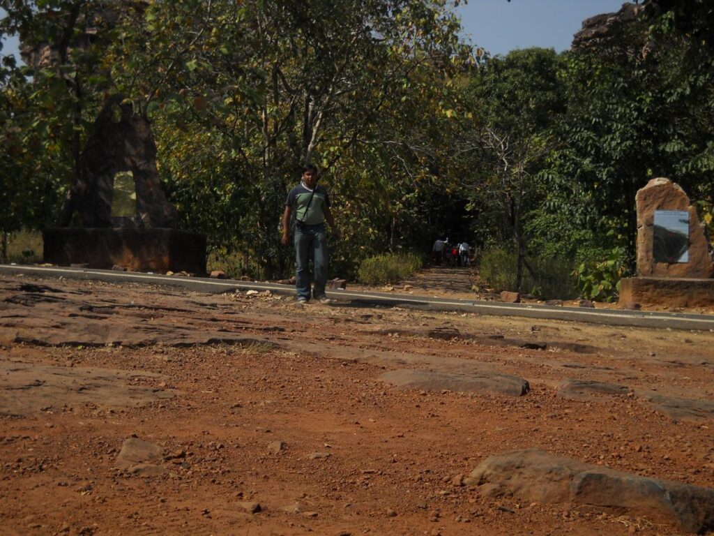 AskDushyant rock shelter main gate bhimbetka an archaeological treasure of ancient india road trip to bhimbetka Year 2009