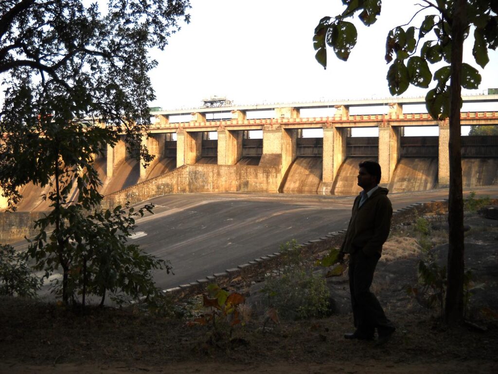 AskDushyant sarni satpura dam. gates Year 2009