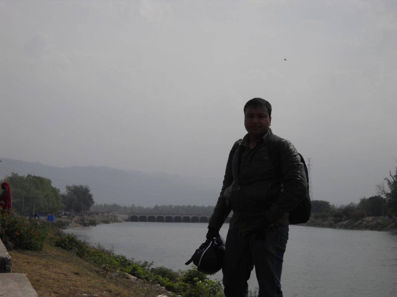 AskDushyant sharda bairaj dam at india nepal border 08 km nepal bike trip via nainital and tanakpur extremely adventurous crossing the border Year 2011