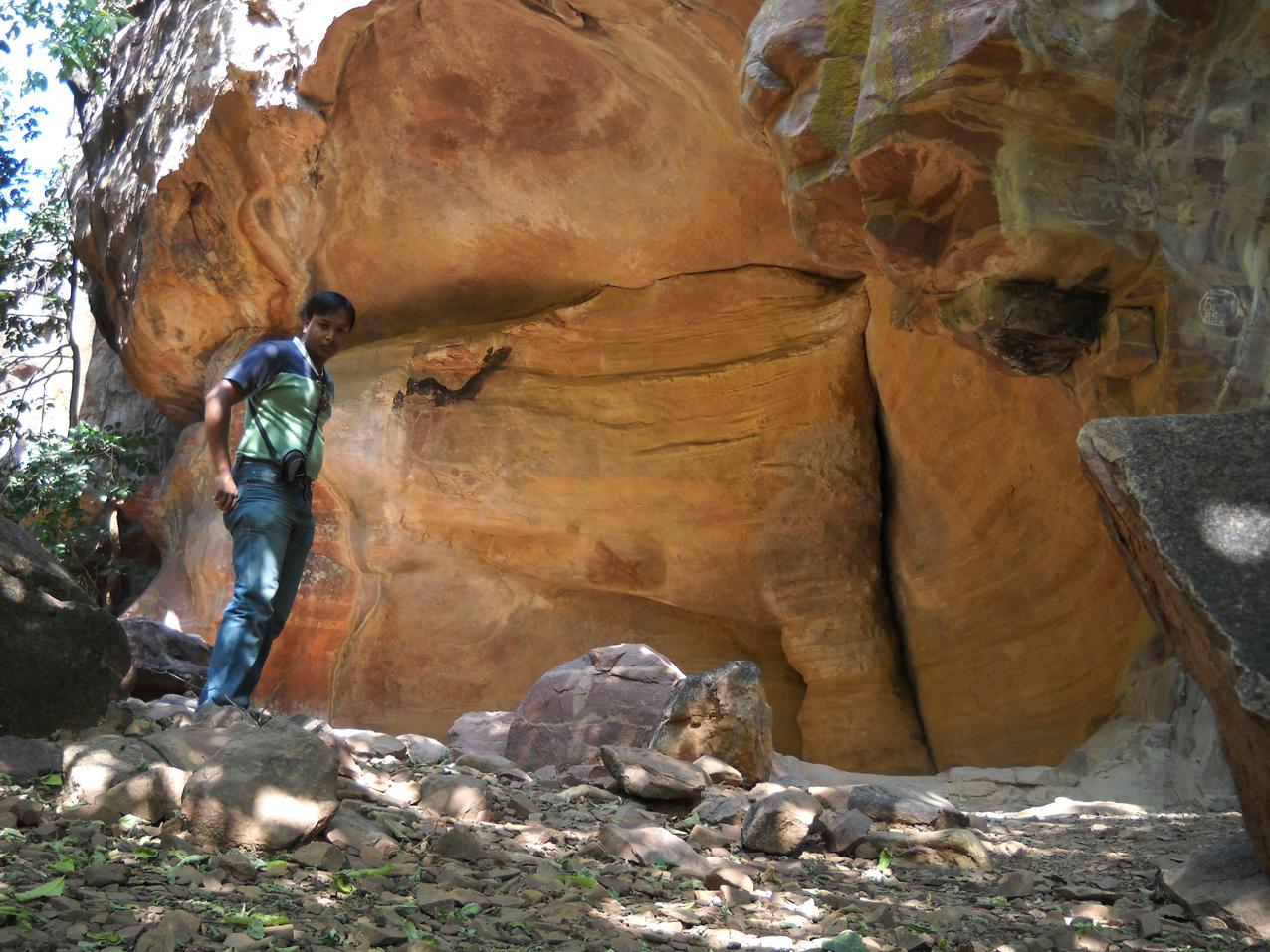 AskDushyant snap with rock shelter bhimbetka an archaeological treasure of ancient india road trip to bhimbetka Year 2009