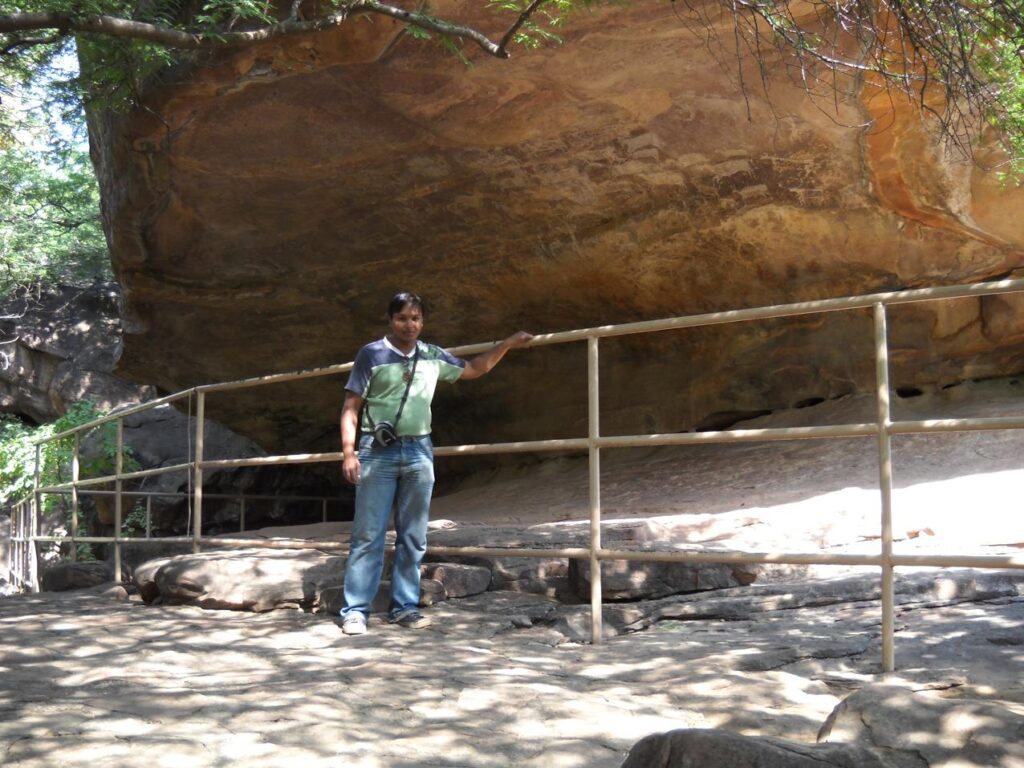 AskDushyant snap with zoo shelter bhimbetka an archaeological treasure of ancient india road trip to bhimbetka Year 2009