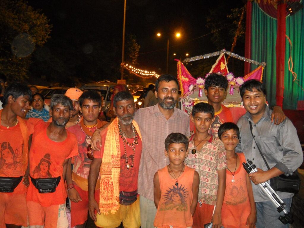 AskDushyant team up with bhola during their stay at delhi kavad yatra Year 2012 1