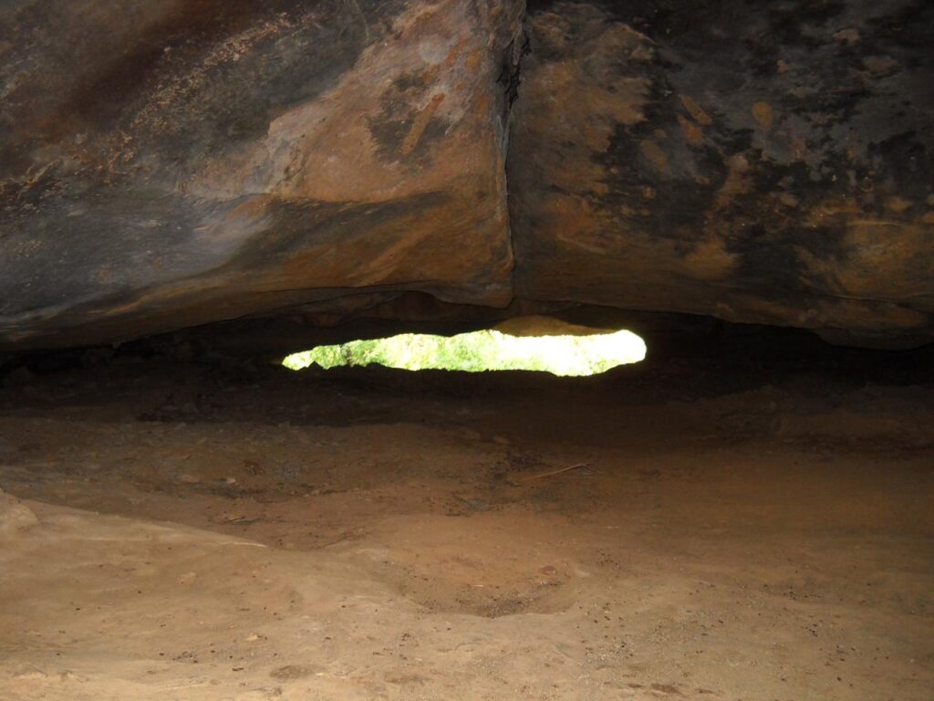 AskDushyant view rock shtelter 8 bhimbetka an archaeological treasure of ancient india road trip to bhimbetka Year 2009