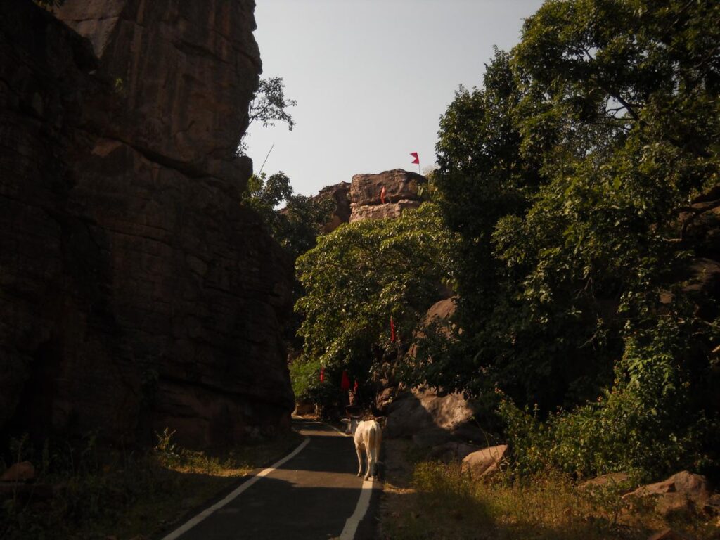 AskDushyant way to bhimbetka temple an archaeological treasure of ancient india road trip to bhimbetka Year 2009