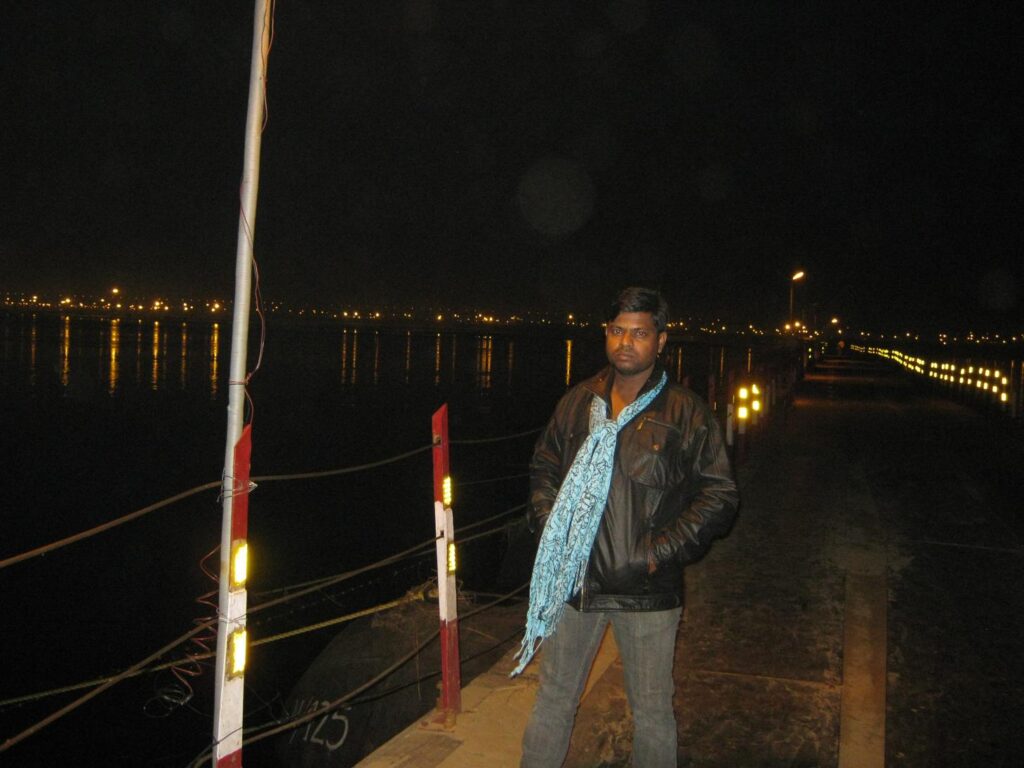 AskDushyant alok at pipa bridge bridge connecting shore of sangam allahabad bike trip mahakumbh 2013 memoir