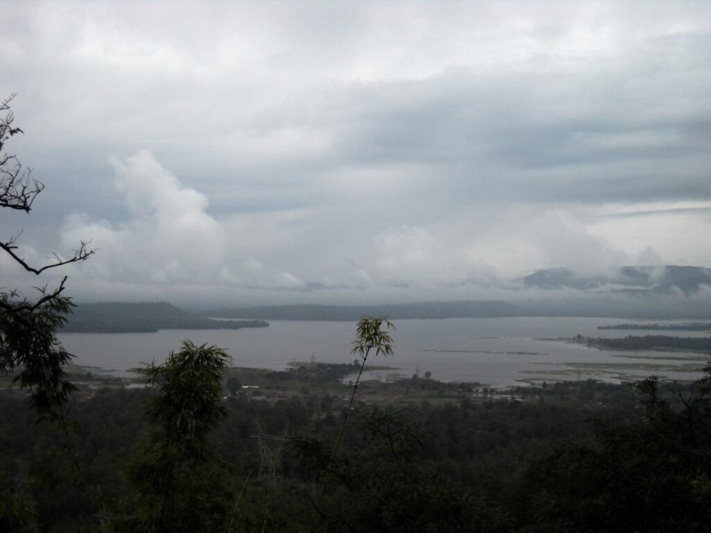 AskDushyant sarni tawa reservoir view from top mathar dev baba my beautiful home town madhya pradesh india year 2009 mathardev trek memoir