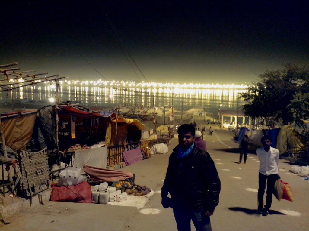 AskDushyant view of kumbh triveni sangam on maha shivratra snan 10th march 2013 allahabad bike trip mahakumbh 2013 memoir