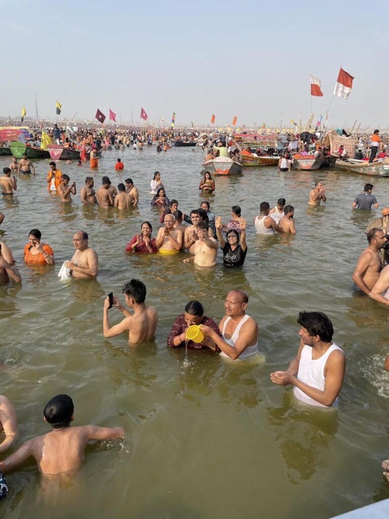 AskDushyant Parent prahing at sangam and holy dip IMG year 2025 mahakumbh yatra from kareli madhyapradesh to prayagraj uttarpradesh memoir 7