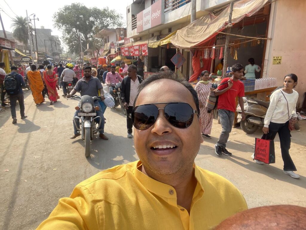 AskDushyant alok gautam taking mother on bike to sangam IMG year 2025 mahakumbh yatra from kareli madhyapradesh to prayagraj uttarpradesh memoir