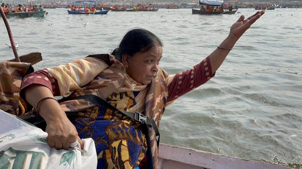 AskDushyant getting blessing from ganga yamuna and saraswati IMG year 2025 mahakumbh yatra from kareli madhyapradesh to prayagraj uttarpradesh memoir