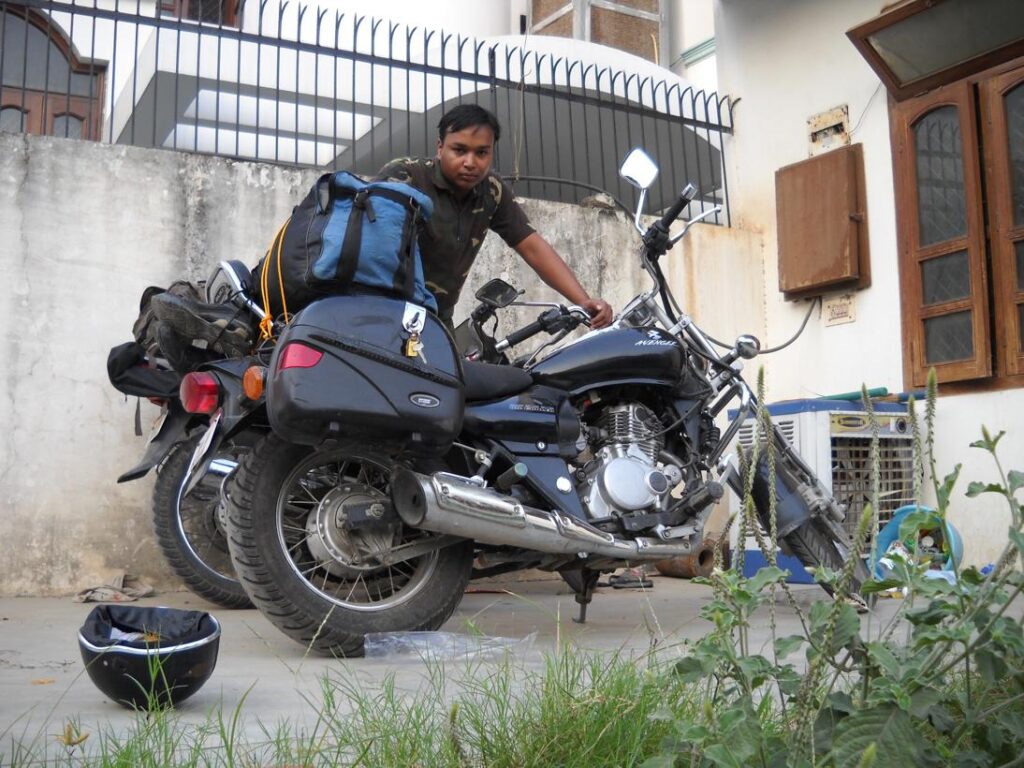 AskDushyant starting my trip from gurgaon sector 15 delhi to sarni madhya pradesh year 2009 gurgaon bhopal bike ride memoir