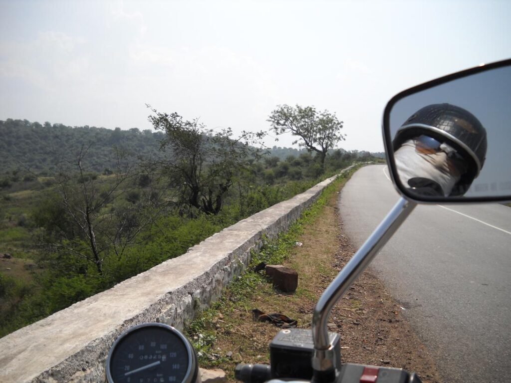 AskDushyant try to capture my self delhi to sarni madhya pradesh year 2009 gurgaon bhopal bike ride memoir